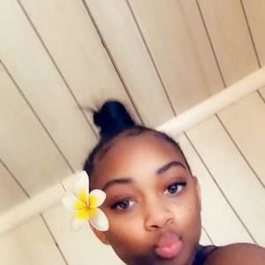 Meet your Posher, Ive